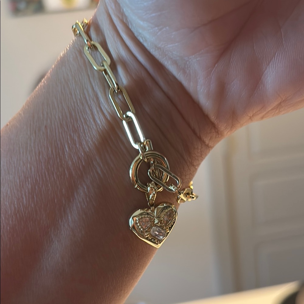 Kendra Scott Gold Chain-Link Bracelet - Picture 4 of 4